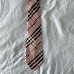 Burberry check tie in Salmon Pink